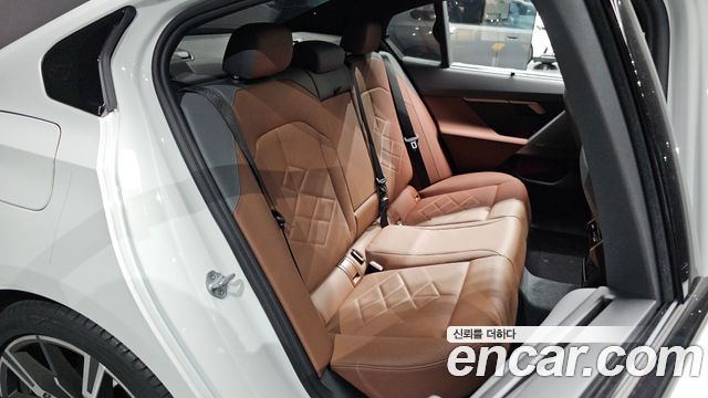 BMW 5-Series 2026 — photo 17
