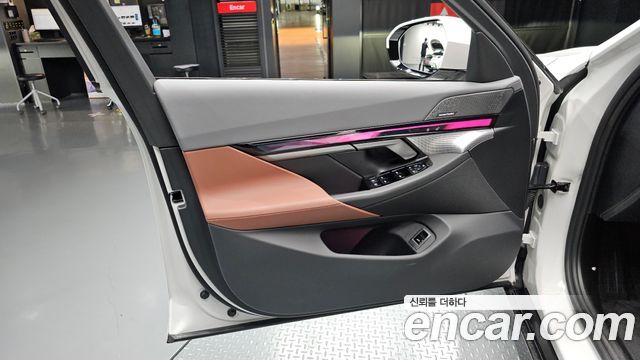 BMW 5-Series 2026 — photo 14