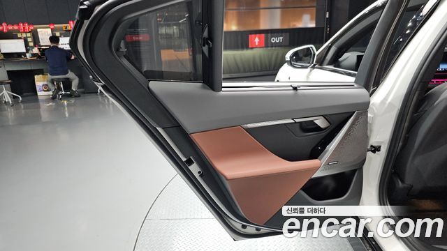 BMW 5-Series 2026 — photo 15
