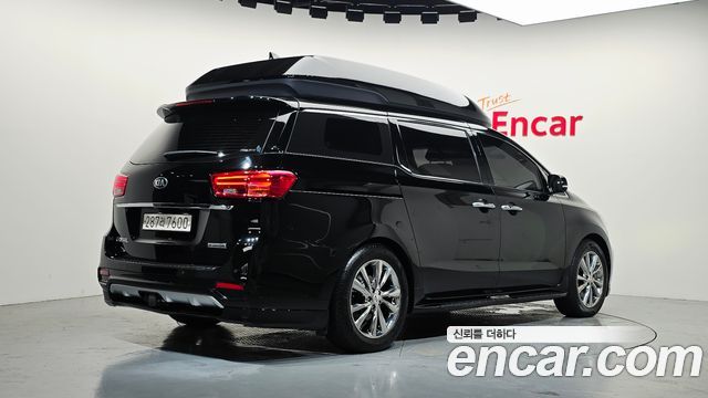 Kia Canival 2019 — photo 2