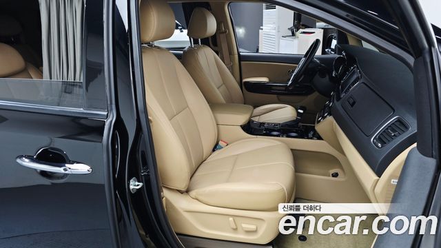 Kia Canival 2019 — photo 18