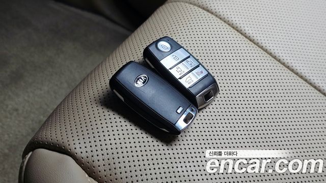 Kia Canival 2019 — photo 23