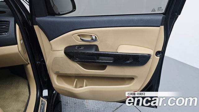 Kia Canival 2019 — photo 15