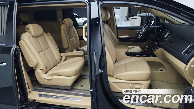 Kia Canival 2019 — photo 29
