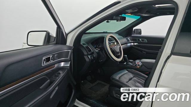 Ford Explorer 2016 — photo 10