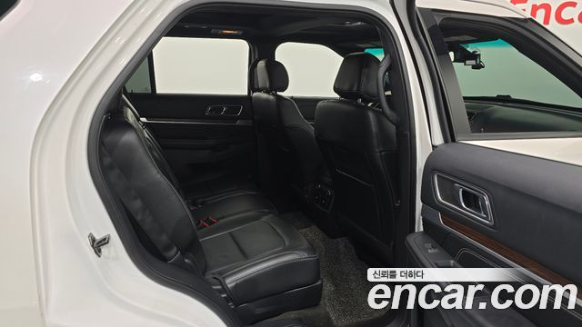 Ford Explorer 2016 — photo 11