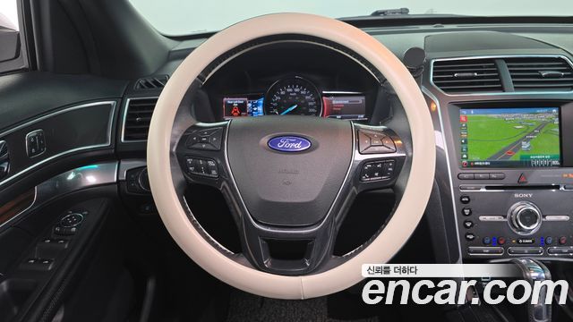 Ford Explorer 2016 — photo 15