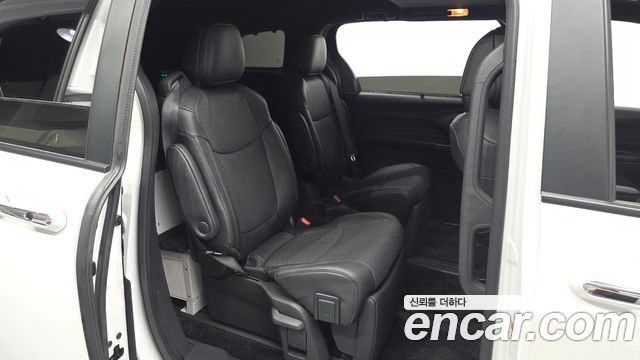 Toyota Sienna 2025 — photo 17