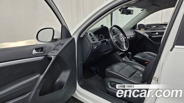 Volkswagen Tiguan 2015 — photo 10