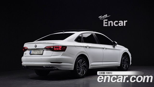 Volkswagen Jetta 2021 — photo 2