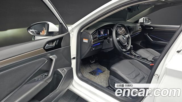 Volkswagen Jetta 2021 — photo 10