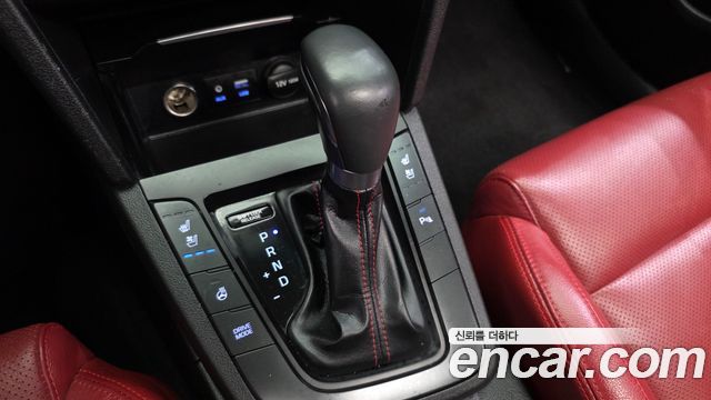 Hyundai AVANTE 2018 — photo 9