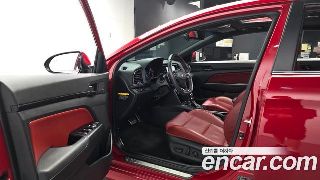 Hyundai AVANTE 2018 — photo 10