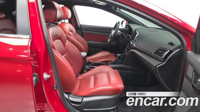 Hyundai AVANTE 2018 — photo 11