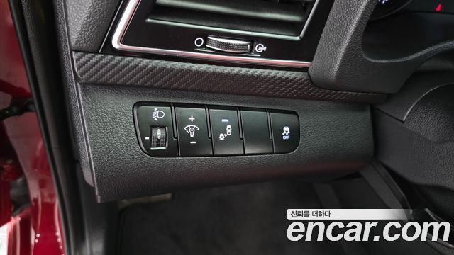 Hyundai AVANTE 2018 — photo 18