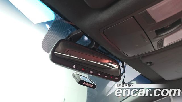 Hyundai AVANTE 2018 — photo 19