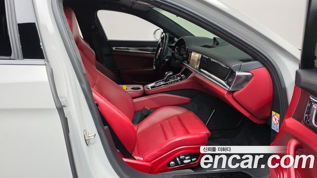 Porsche Panamera 2021 — photo 16