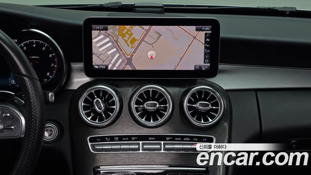 Mercedes-Benz C-Class 2020 — photo 19
