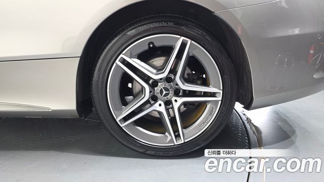 Mercedes-Benz C-Class 2020 — photo 7