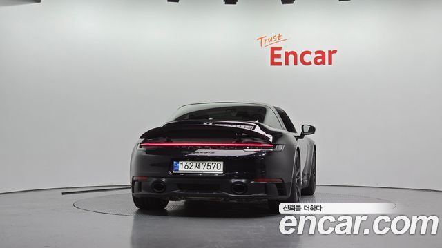 Porsche 911 2023 — photo 4
