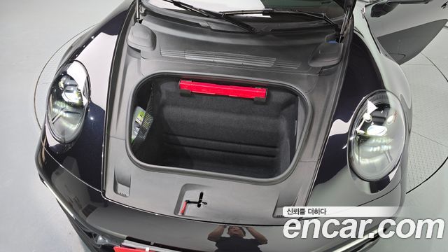 Porsche 911 2023 — photo 6