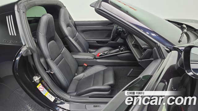 Porsche 911 2023 — photo 11