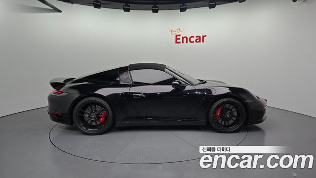 Porsche 911 2023 — photo 20