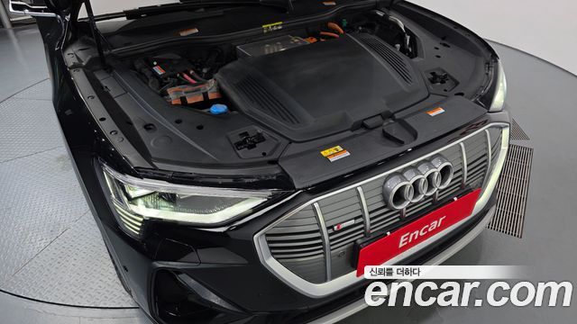 Audi e-tron 2022 — photo 6