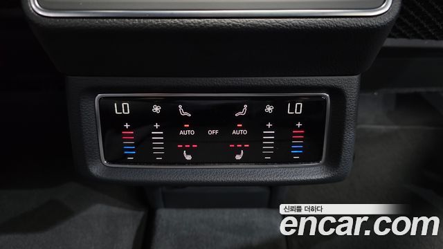 Audi e-tron 2022 — photo 24