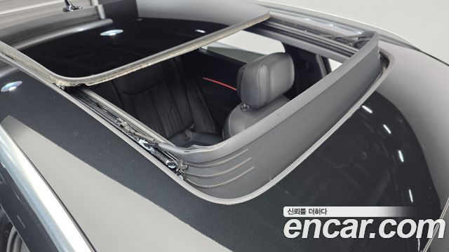 Audi e-tron 2022 — photo 25