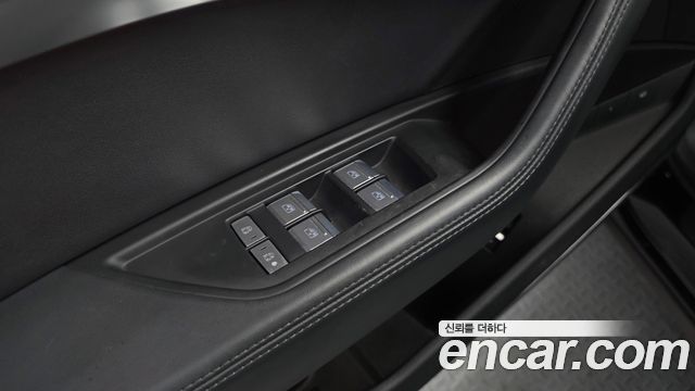 Audi e-tron 2022 — photo 27