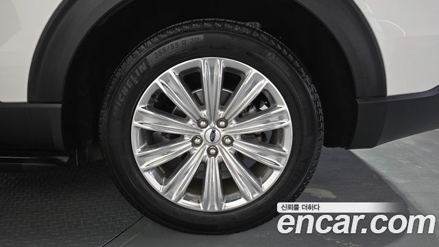 Ford Explorer 2020 — photo 7