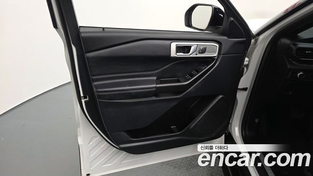 Ford Explorer 2020 — photo 14
