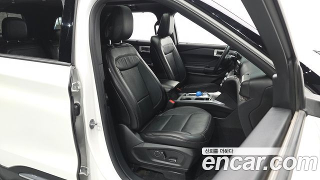Ford Explorer 2020 — photo 16
