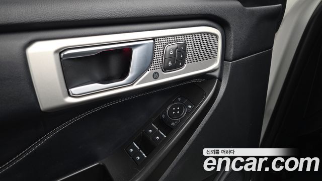 Ford Explorer 2020 — photo 30