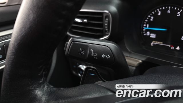 Ford Explorer 2020 — photo 35