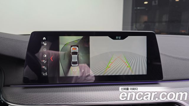 BMW 5-Series 2018 — photo 21