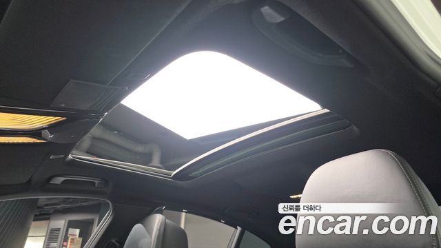 BMW 5-Series 2018 — photo 25