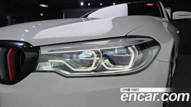 BMW 5-Series 2018 — photo 8