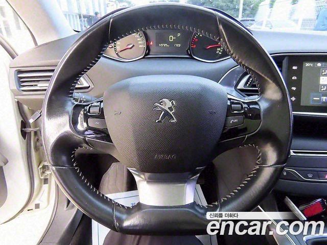 Peugeot 308 2015 — photo 8