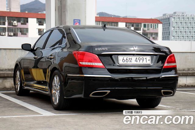 Hyundai Equus 2010 — photo 7