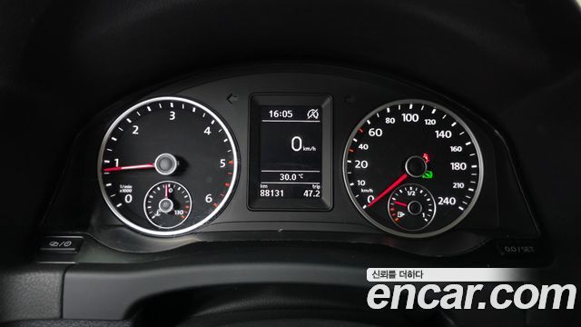Volkswagen Tiguan 2016 — photo 8