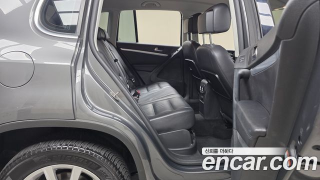 Volkswagen Tiguan 2016 — photo 11