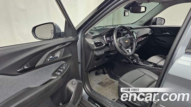 Chevrolet Korea Trailblazer 2022 — photo 13