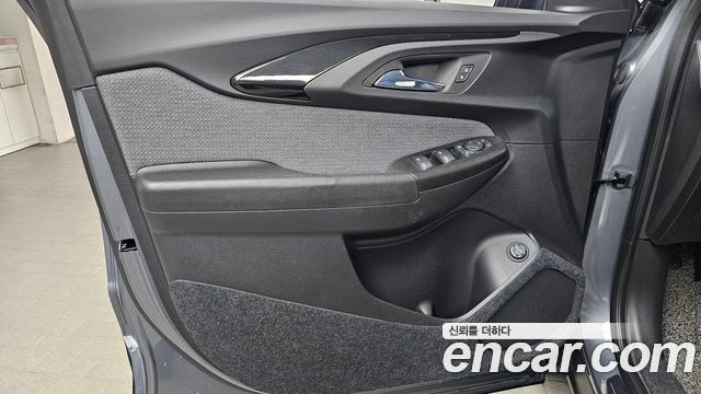 Chevrolet Korea Trailblazer 2022 — photo 14