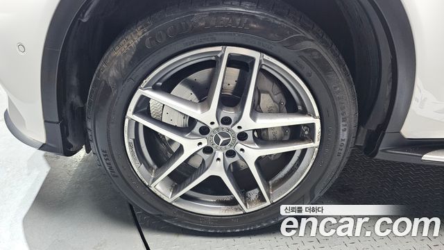 Mercedes-Benz GLC-Class 2019 — photo 5