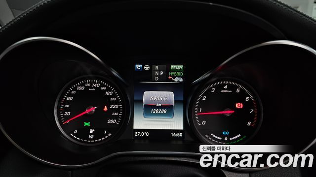 Mercedes-Benz GLC-Class 2019 — photo 11