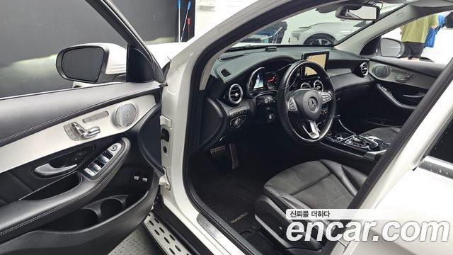 Mercedes-Benz GLC-Class 2019 — photo 13