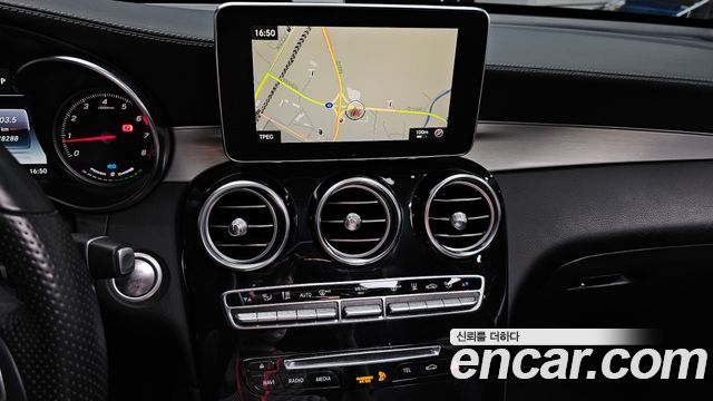 Mercedes-Benz GLC-Class 2019 — photo 19