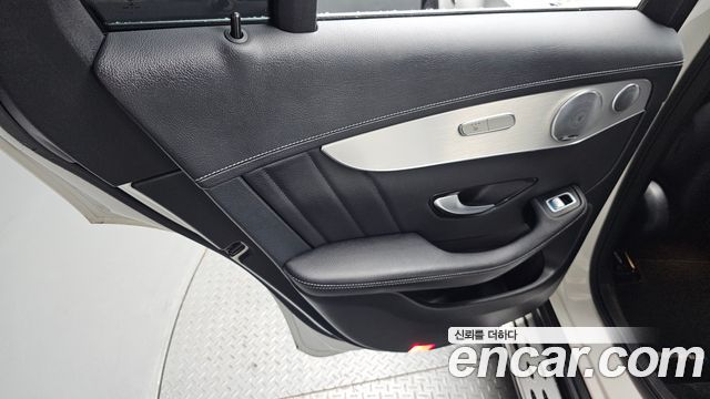 Mercedes-Benz GLC-Class 2019 — photo 15